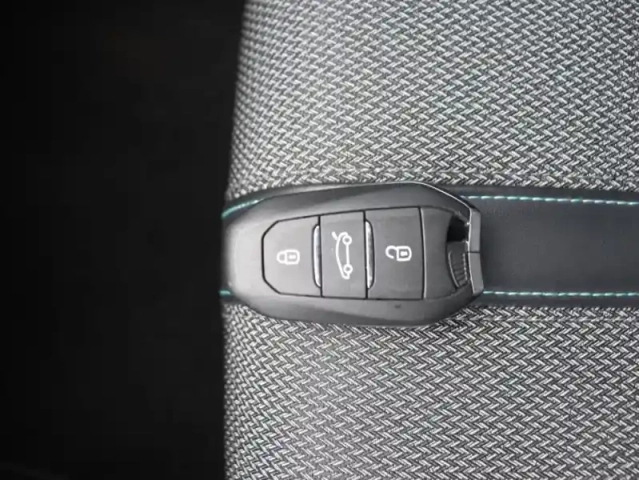 Peugeot 308 sw 1.2 puretech 130ch s&amp;s allure pack — photo 14