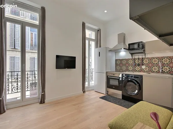 LOCATION MEUBLE 2 pièces MARSEILLE 1ER  LONGCHAMP