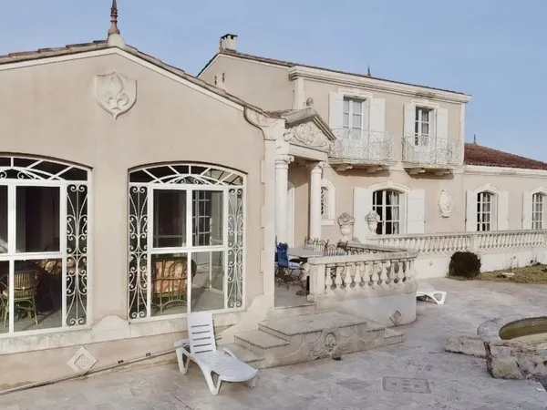 Maison 11 pièces 420 m²