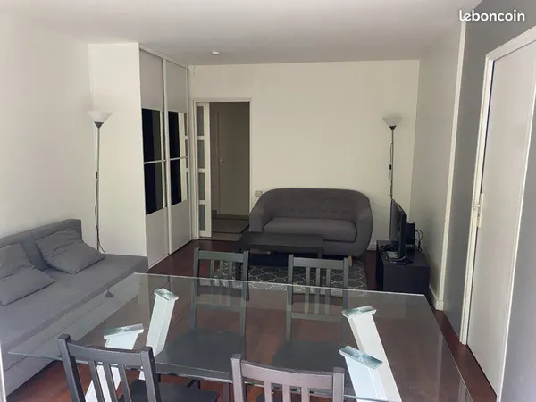 1 place dans colocation 3 personnes en tout 300m IPSL ESSEC ESPE - 10min à pied RER
