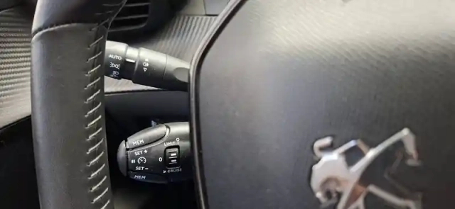 Peugeot 208 puretech 100 s&amp;s bvm6 — photo 63