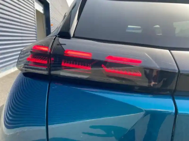 Peugeot 2008 electrique 54 kwh 156 ch — photo 47