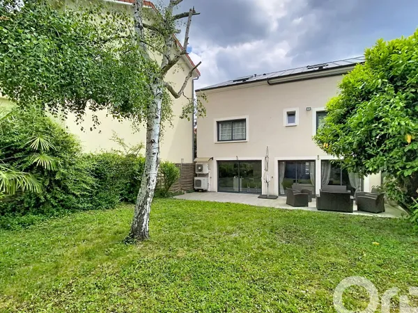 Maison 6 pièces 205 m²
