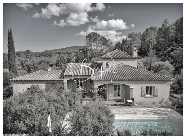 Le Thoronet, à vendre, villa 150 m2, 3 Chambres, 2300 m2 de terrain, piscine