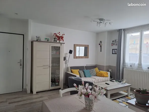 Appartement T2 bis de 45 m² - Rez-de-chaussée - Prêt à vivre - 120 000