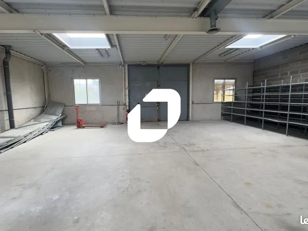 Local d'activité 274 m²