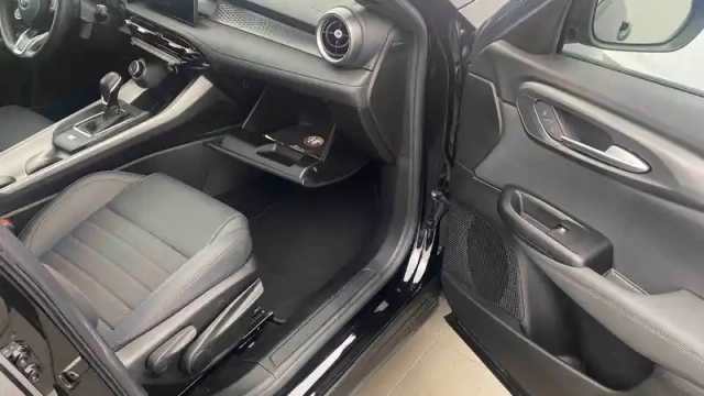 Alfa Romeo Tonale 1.5 hybrid 130 ch tct7 — photo 30