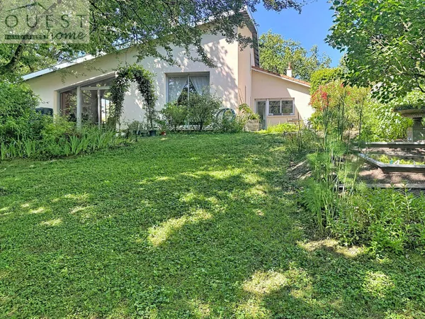 Maison 8 pièces 223 m²