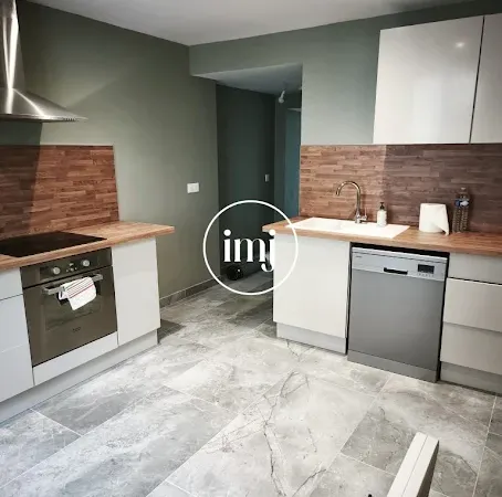 Parking 114 m²