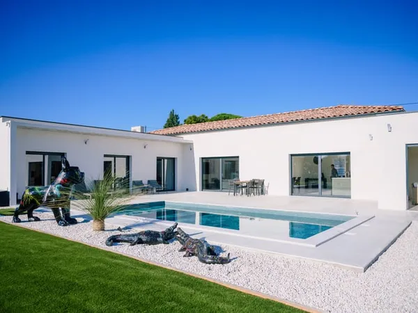 Villa T 6 d'exception à quelques minutes de la Ville.