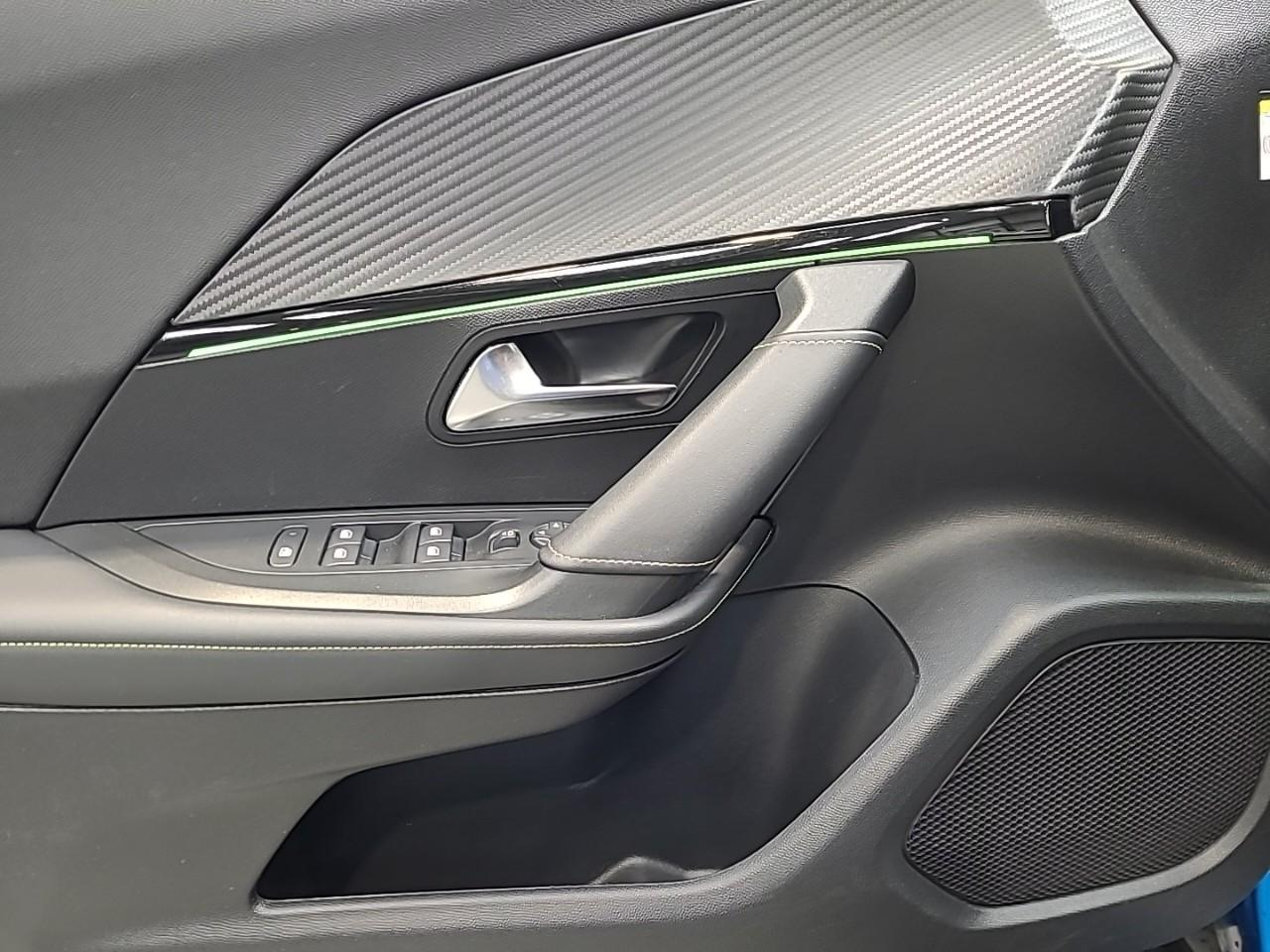 Peugeot 2008 puretech 130 s&s eat8 gt — photo 29