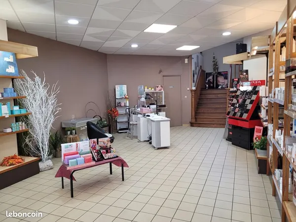 Local commercial 133 m²