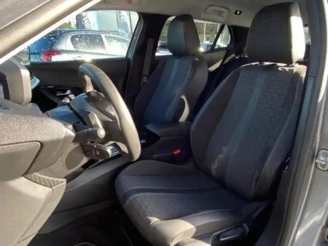 Peugeot 2008 1.2 puretech 130ch s&amp;s roadtrip eat8 — photo 6