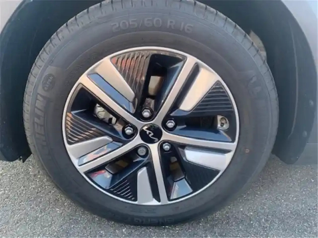 Kia Niro 1.6 gdi hybride rechargeable 141 ch dct6 — photo 13