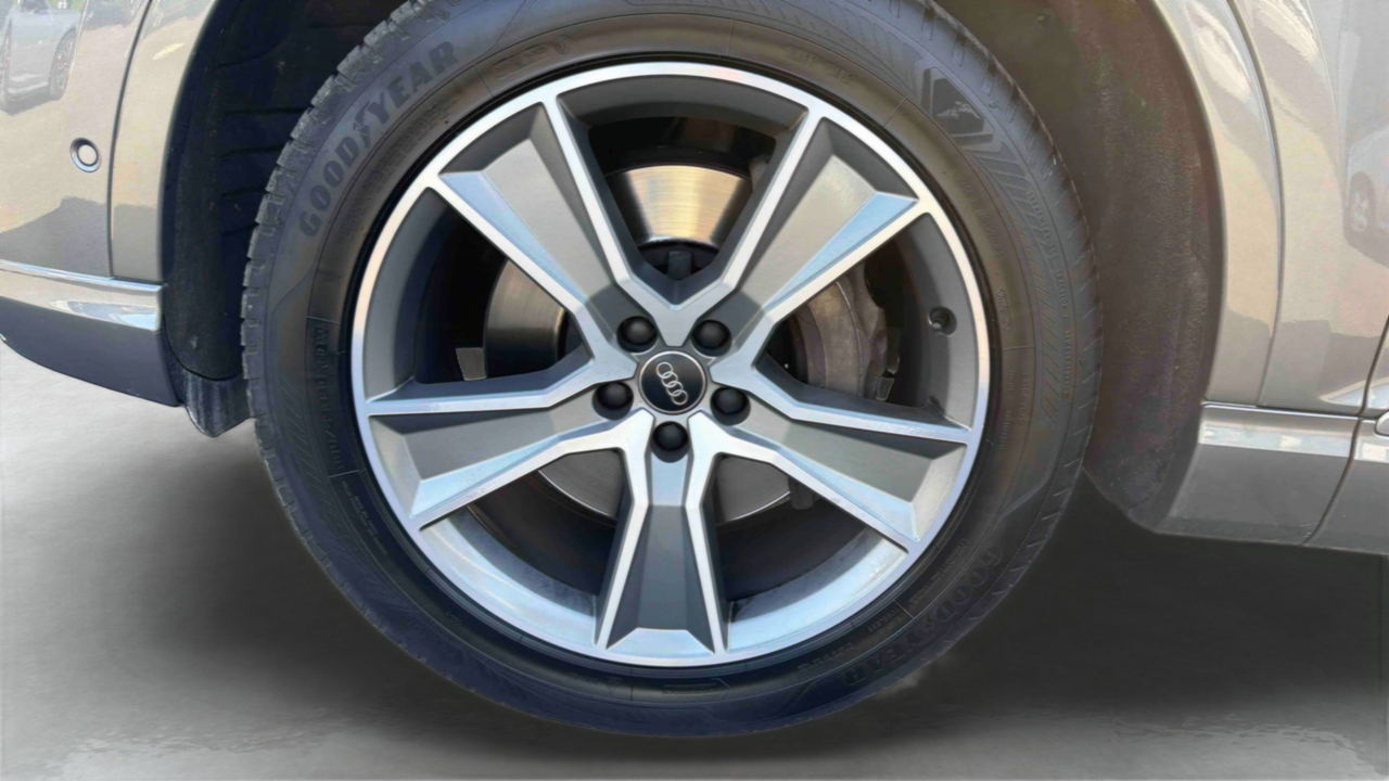 Audi Q7 3.0 V6 TDI Clean Diesel 218 Tiptronic 8 Quattro 7pl — photo 16