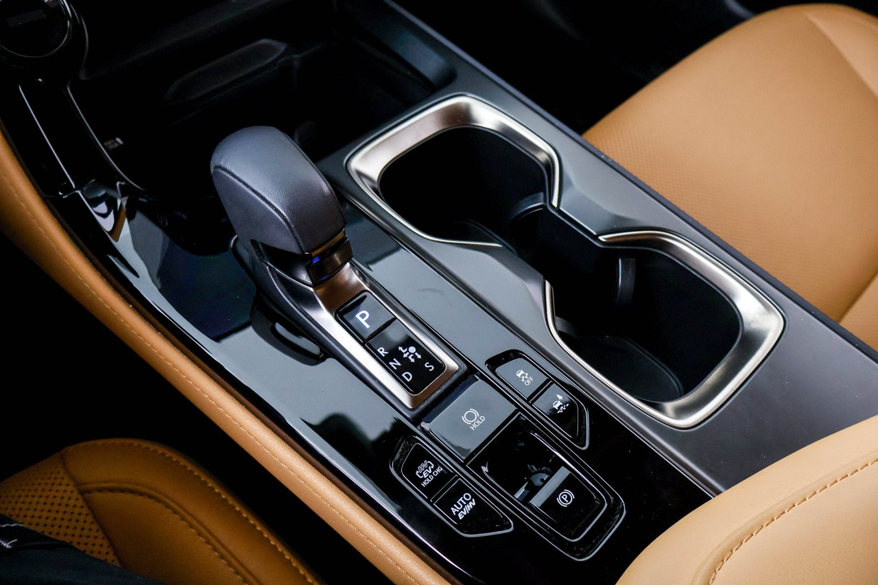 Lexus NX — photo 24