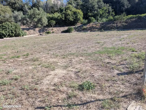 Terrain 1 418 m² Aubagne