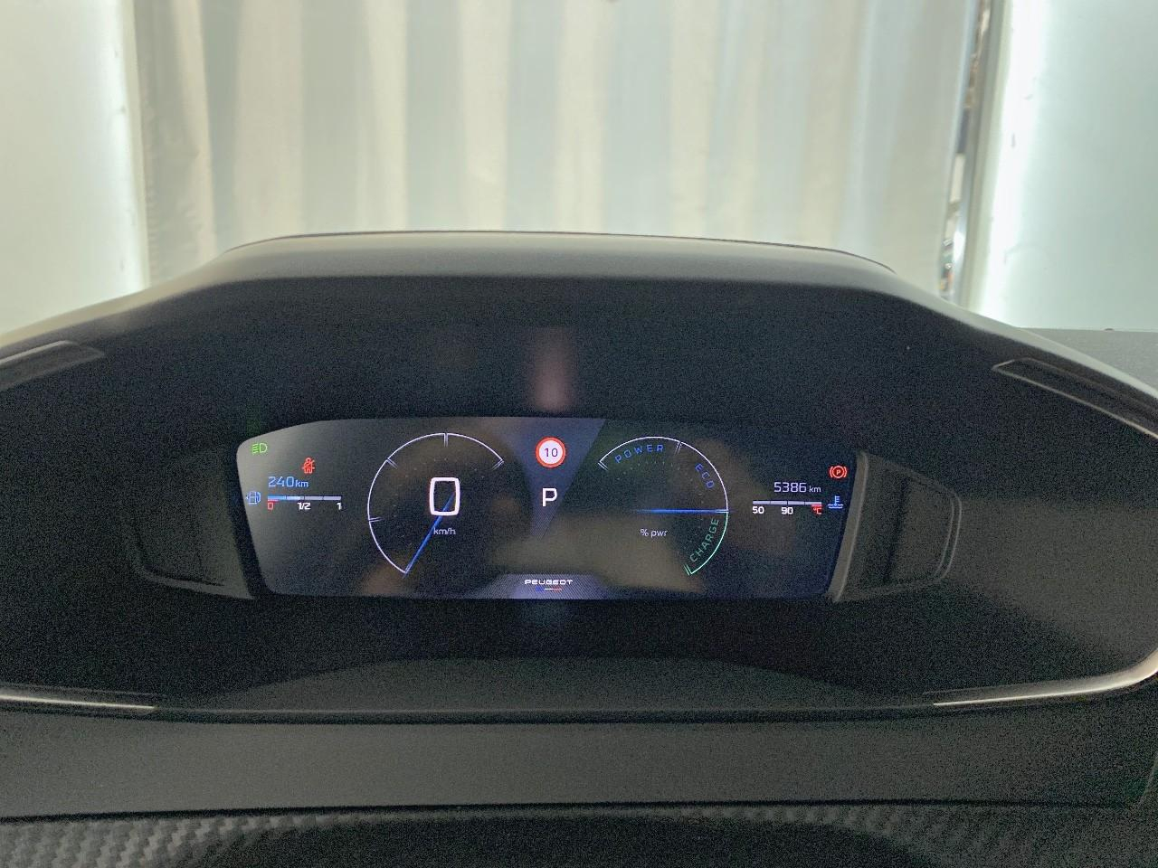 Peugeot 2008 hybrid 145 ch e-dcs6 allure — photo 13