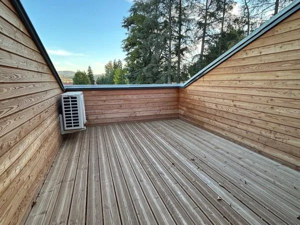 T2 + bureau avec terrasse tropezienne