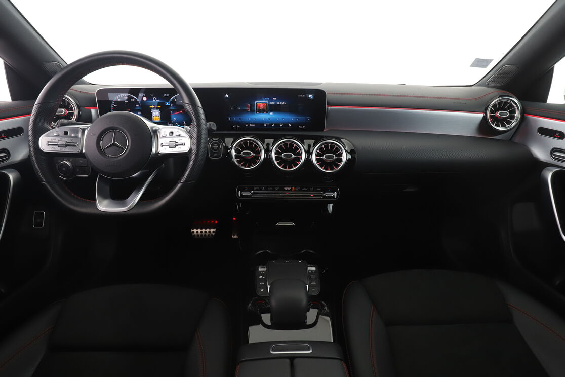 Mercedes-Benz CLA 200 AMG Line 7G-DCT — photo 11