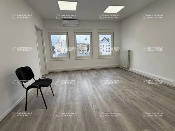 Bureaux 65 m²