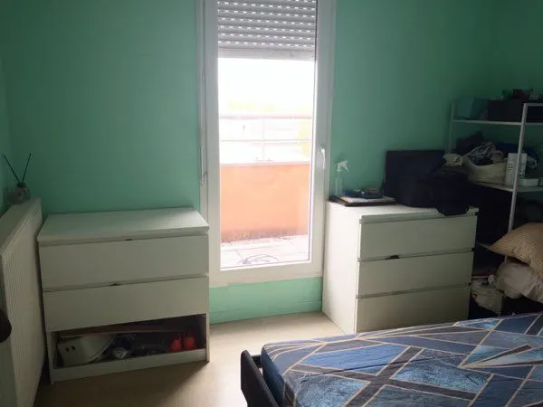 Chambre meublée en colocation dans un duplex - Neuilly Sur Marne