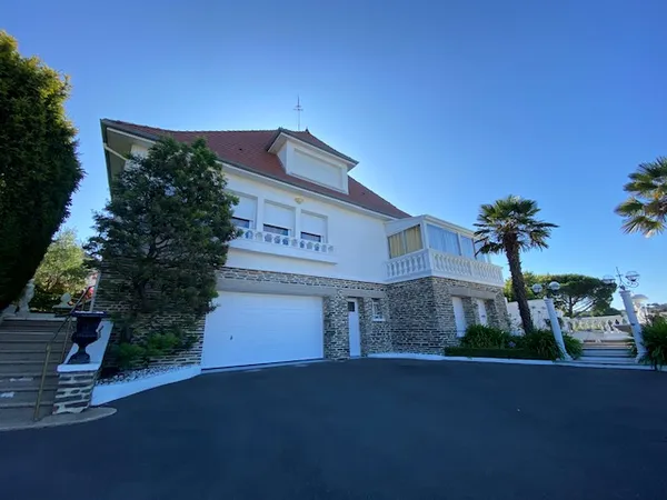 Maison 7 pièces 281 m²