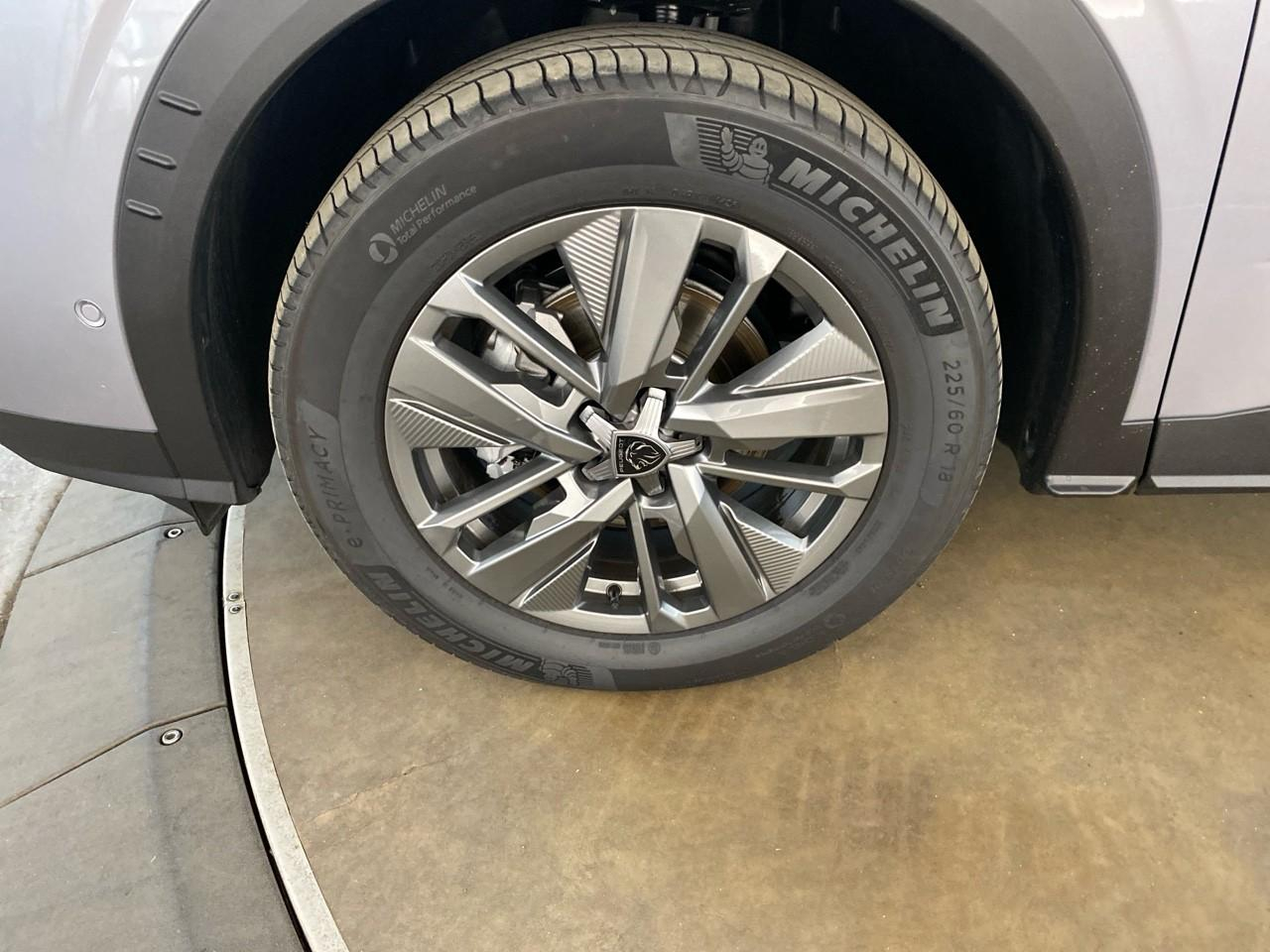 Peugeot 5008 hybrid 145 ch e-dcs6 allure — photo 11