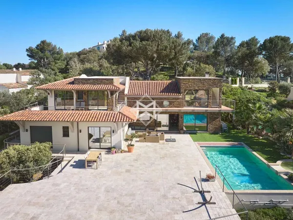 Maison 6 pièces 350 m²