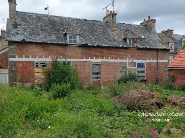 LONGÈRE EN PIERRES À RÉNOVER - FORT POTENTIEL - SAINT-BRIEUC CENTRE