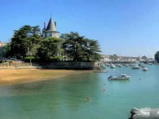 Terrain 402 m²