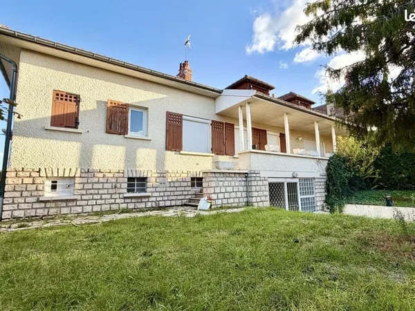 Maison 10 pièces 230 m²