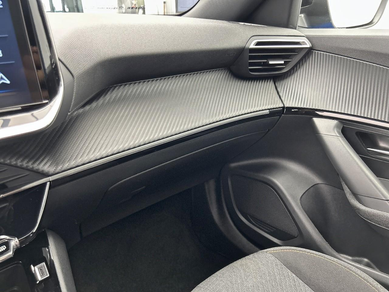 Peugeot 2008 hybrid 136 e-dcs6 style — photo 30