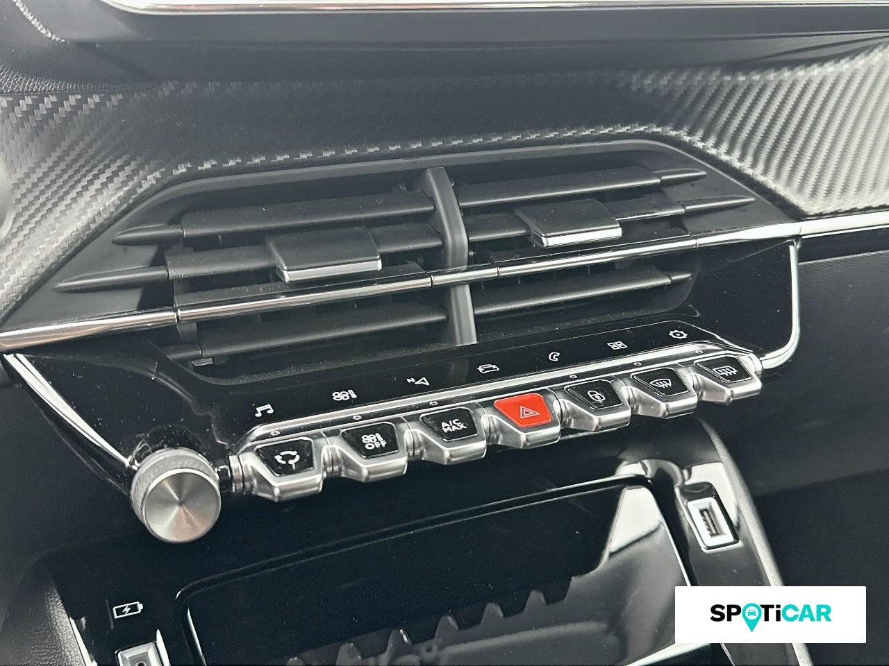 Peugeot 2008 1.2 puretech 130ch s&s roadtrip eat8 — photo 15