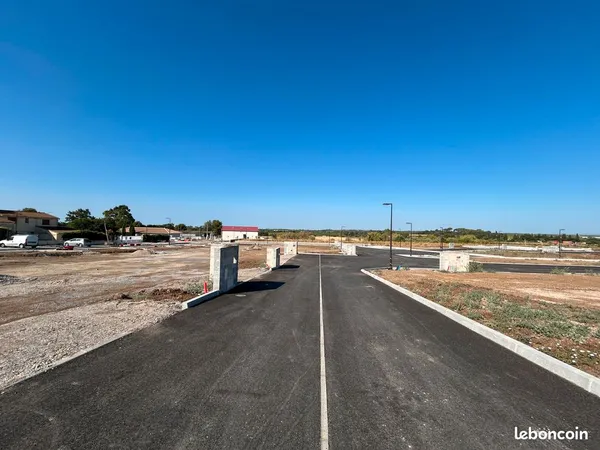 Terrain de 259 m² à BESSAN