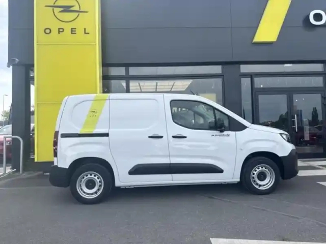 Opel Combo cargo m charge utile majorée diesel 100ch pack premium connect — photo 4
