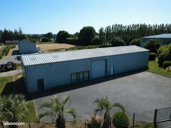 Local 300 m² PEDERNEC