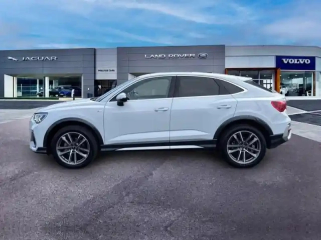 Audi Q3 sportback 35 tfsi 150ch s line s tronic 7 — photo 2