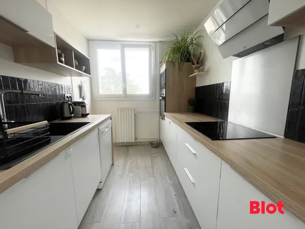 A VENDRE PAR BLOT - SAINTE THERESE - APPARTEMENT- 69 M2- 2 CHAMBRES- CAVE