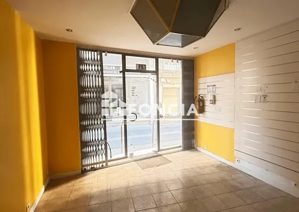 Au coeur de l'Écusson - Local commercial de 16 m² avec accès à un T2 et terrasse