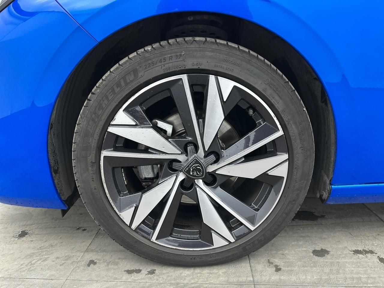 Peugeot 308 puretech 130ch s&s eat8 allure — photo 14