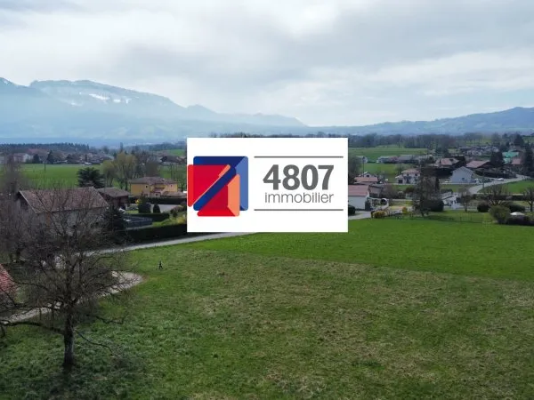 Terrain 215 m²