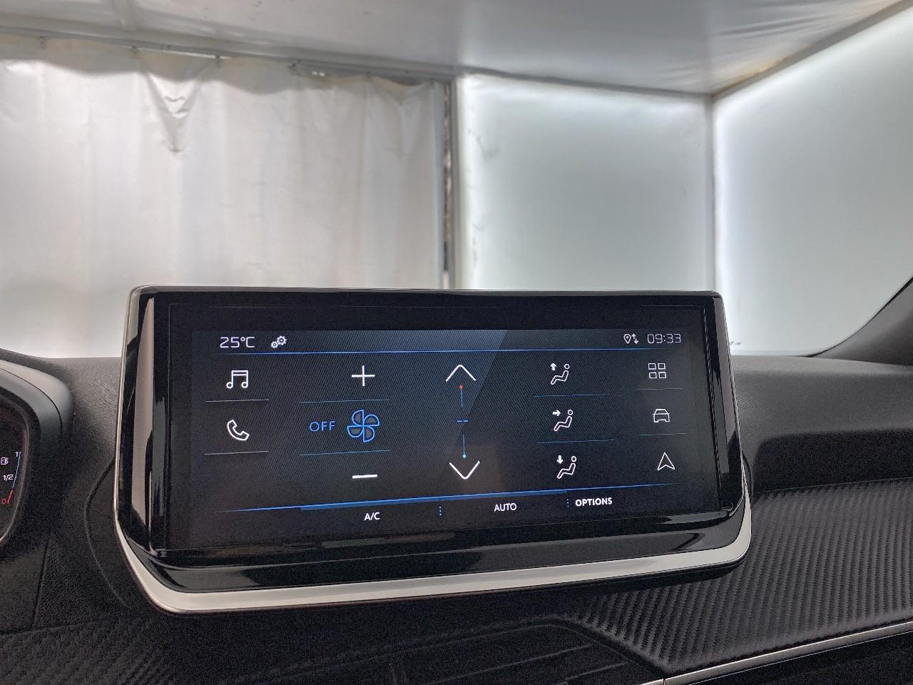 Peugeot 2008 hybrid 145 ch e-dcs6 style — photo 14