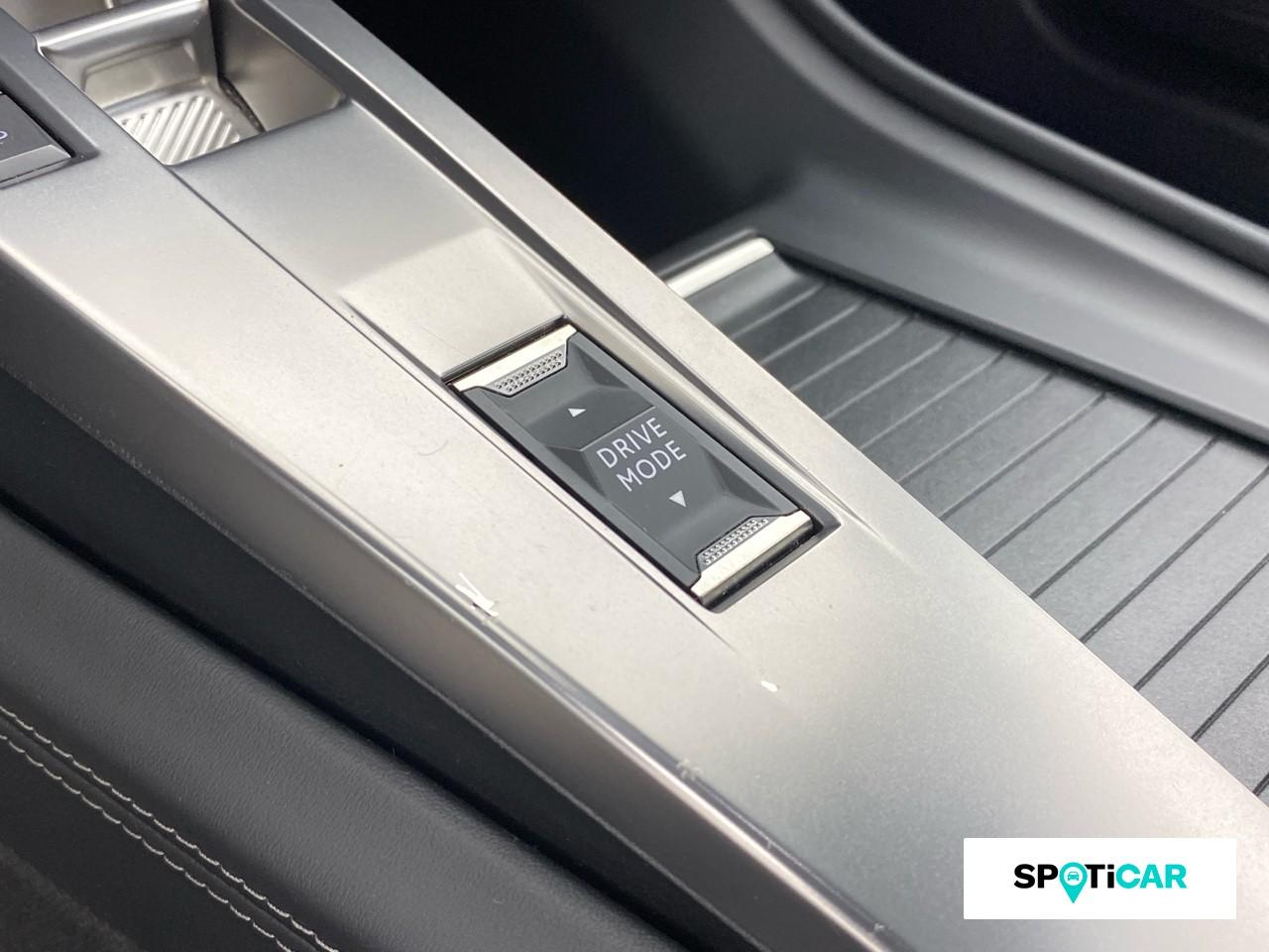 Peugeot 308 phev 180ch allure pack e-eat8 — photo 19
