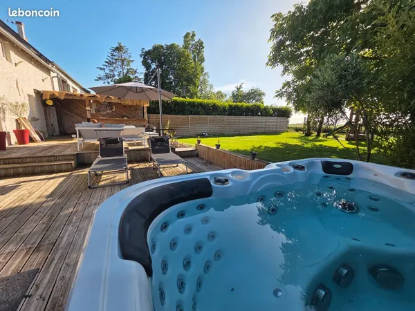 Maison gros volume + dépendance + appartement