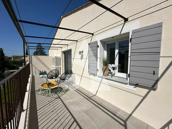 Villelaure - Appartement T2 de 56,30 m2 hab avec terrasse + 2 places de stationnement