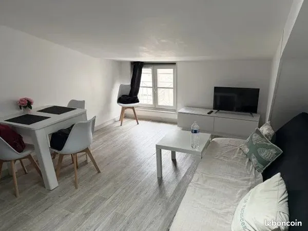Appartement 20 pièces 30 m²