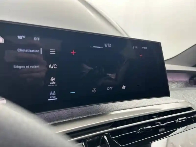 Peugeot 3008 hybrid 145 e-dcs6 — photo 49