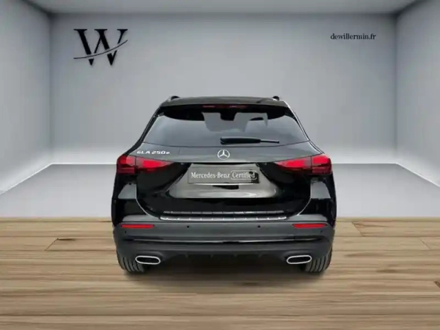 Mercedes Gla 250 e hybrid eq amg line — photo 4