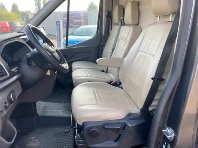 Ford Transit fourgon fg t350 l2h2 2.0 ecoblue 170ch s&amp;s trend business — photo 10